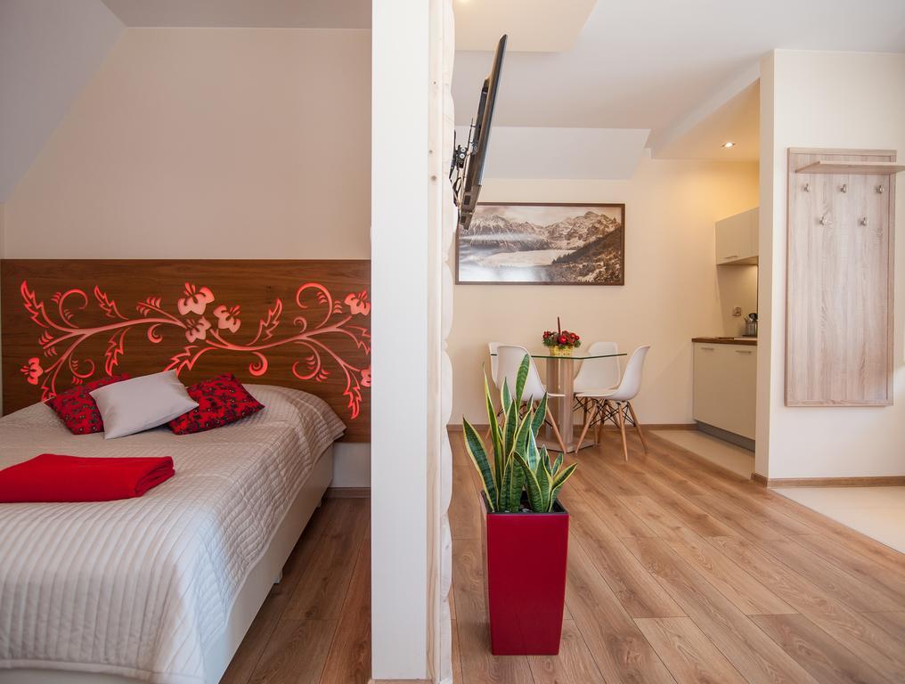 Domek & Apartament Na Ogrodzie Suche Phòng bức ảnh