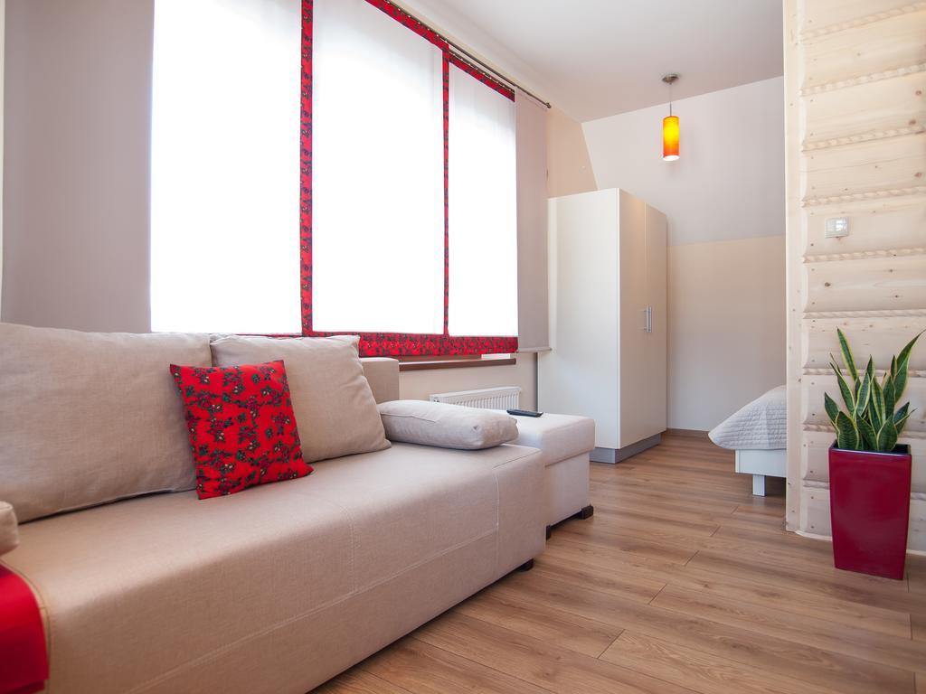 Domek & Apartament Na Ogrodzie Suche Ngoại thất bức ảnh