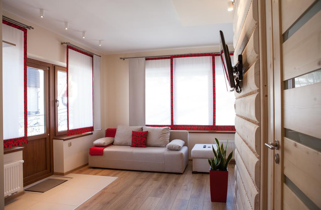 Domek & Apartament Na Ogrodzie Suche Ngoại thất bức ảnh